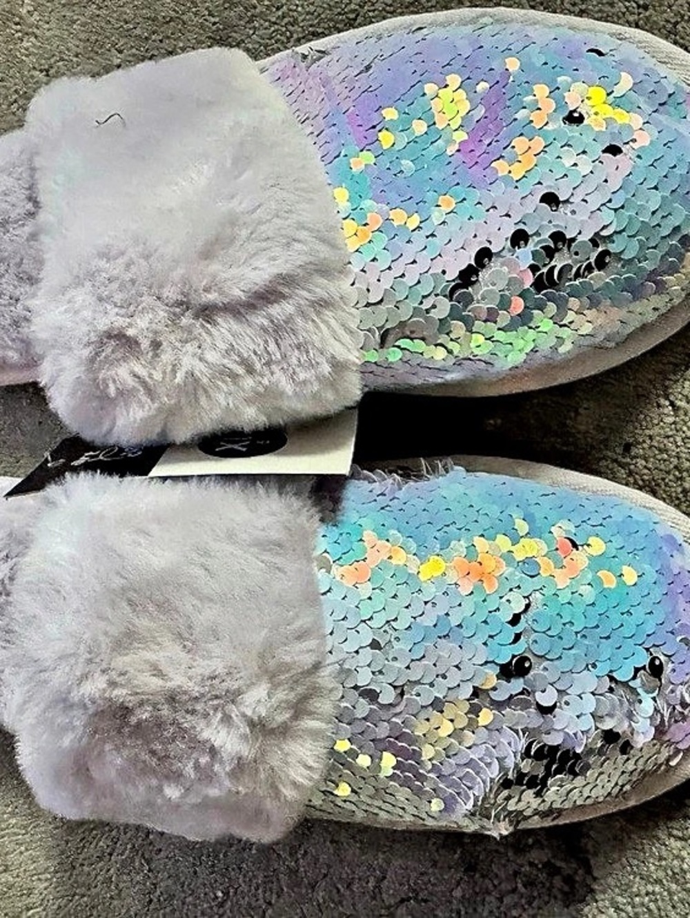 Class Sequin Faux Fur Slippers in White & Blue US 6 NWT